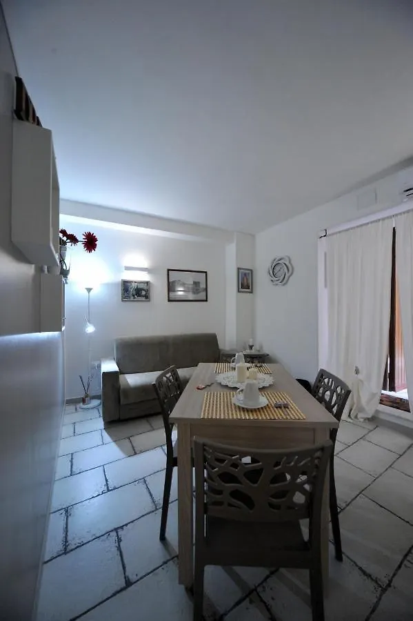 Pietra Bianca Appartment Bari 0*,  Itálie