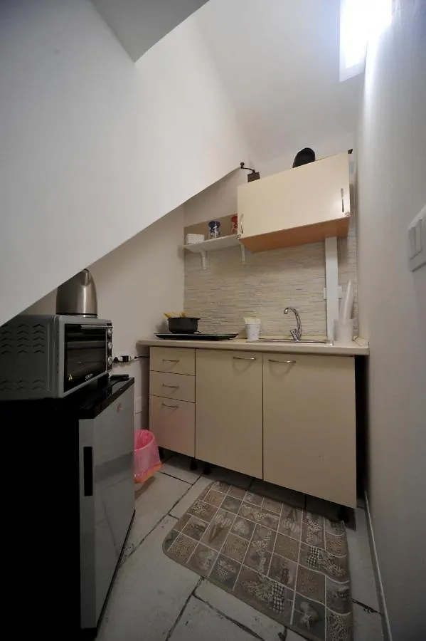 Pietra Bianca Appartment Bari 0*,